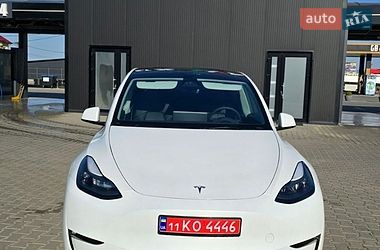 Позашляховик / Кросовер Tesla Model Y 2023 в Чернівцях