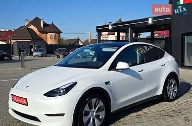 Позашляховик / Кросовер Tesla Model Y 2023 в Чернівцях