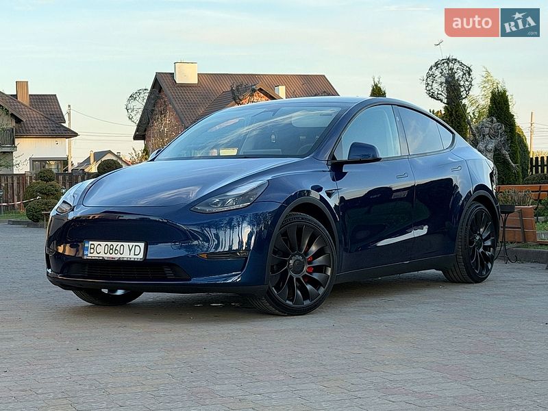 Tesla Model Y 2024