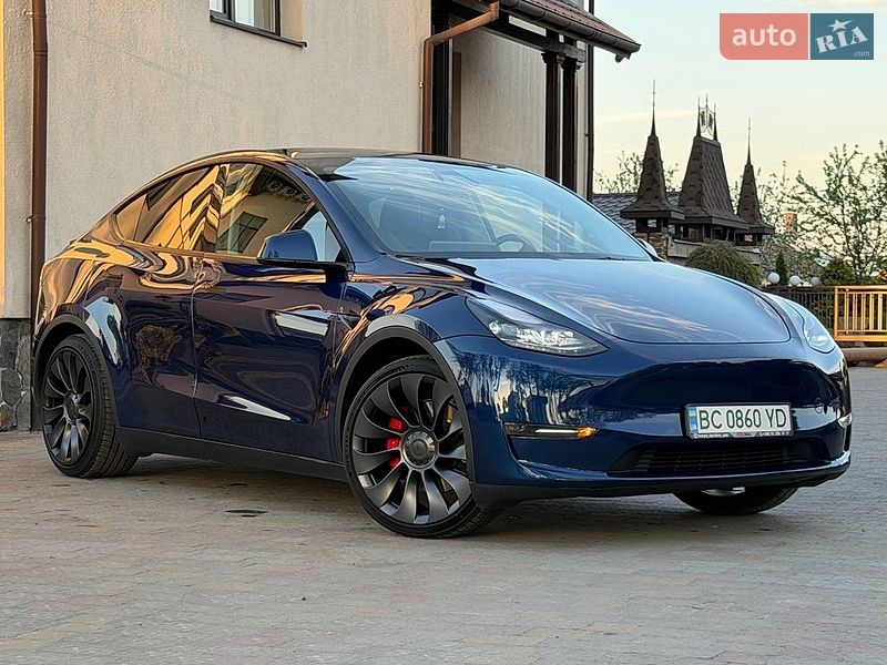 Внедорожник / Кроссовер Tesla Model Y 2024 в Стрые
