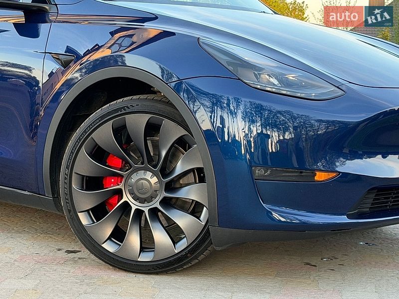 Внедорожник / Кроссовер Tesla Model Y 2024 в Стрые