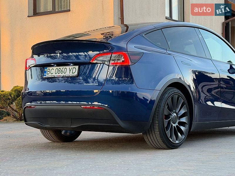 Внедорожник / Кроссовер Tesla Model Y 2024 в Стрые