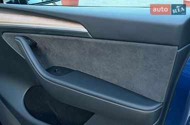 Внедорожник / Кроссовер Tesla Model Y 2024 в Стрые