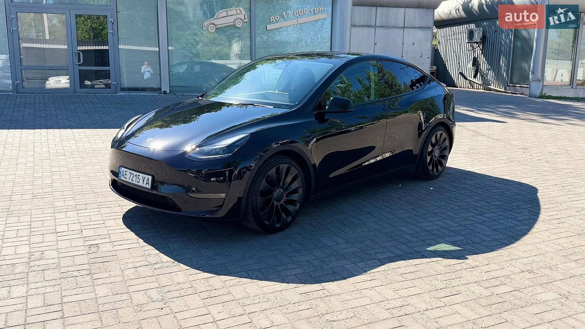 2024 Tesla Model Y - мініатюра 3
