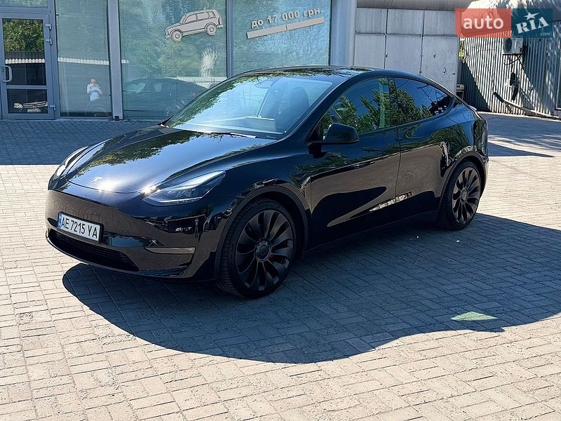 Позашляховик / Кросовер Tesla Model Y 2024 в Дніпрі
