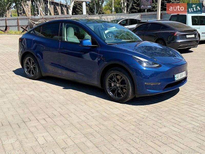 Позашляховик / Кросовер Tesla Model Y 2024 в Дніпрі фото 20 Позашляховик / Кросовер Tesla Model Y 2024 в Дніпрі