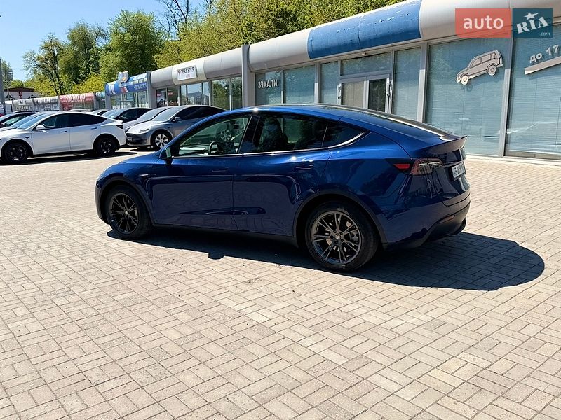 Позашляховик / Кросовер Tesla Model Y 2024 в Дніпрі фото 13 Позашляховик / Кросовер Tesla Model Y 2024 в Дніпрі