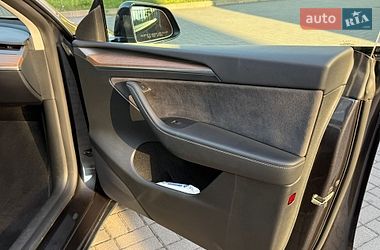 Внедорожник / Кроссовер Tesla Model Y 2024 в Львове
