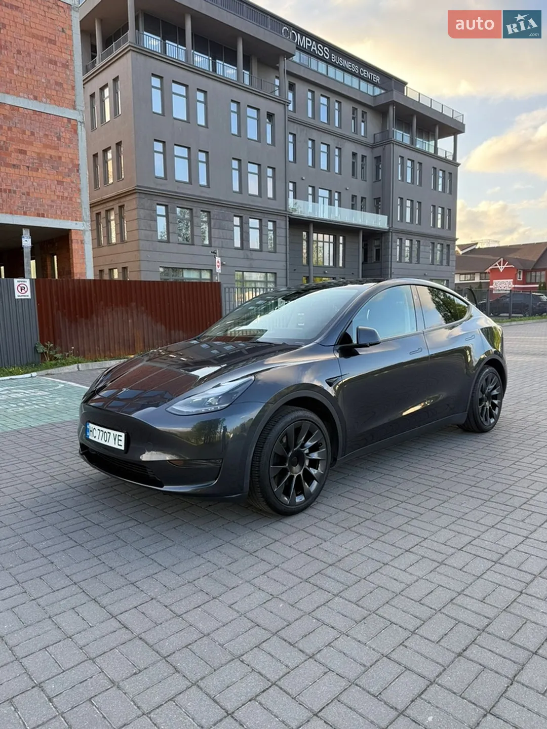2024 Tesla Model Y - мініатюра 38