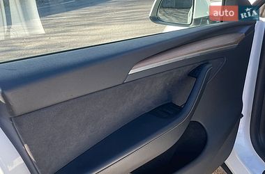Внедорожник / Кроссовер Tesla Model Y 2024 в Ровно