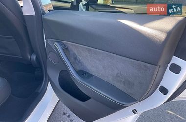 Внедорожник / Кроссовер Tesla Model Y 2024 в Ровно