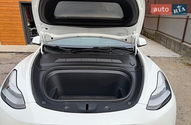 Позашляховик / Кросовер Tesla Model Y 2023 в Лісниках