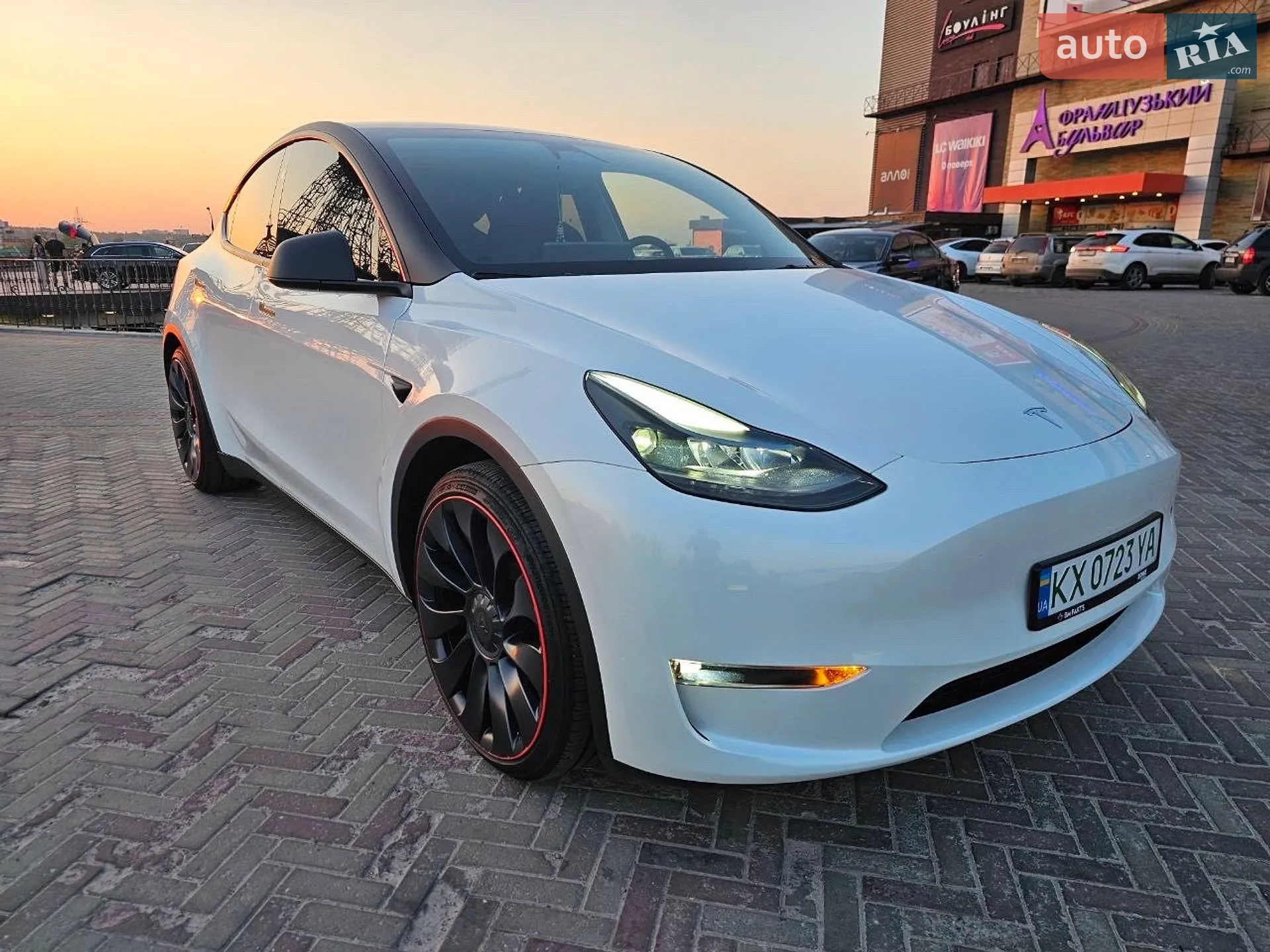 2024 Tesla Model Y - мініатюра 2