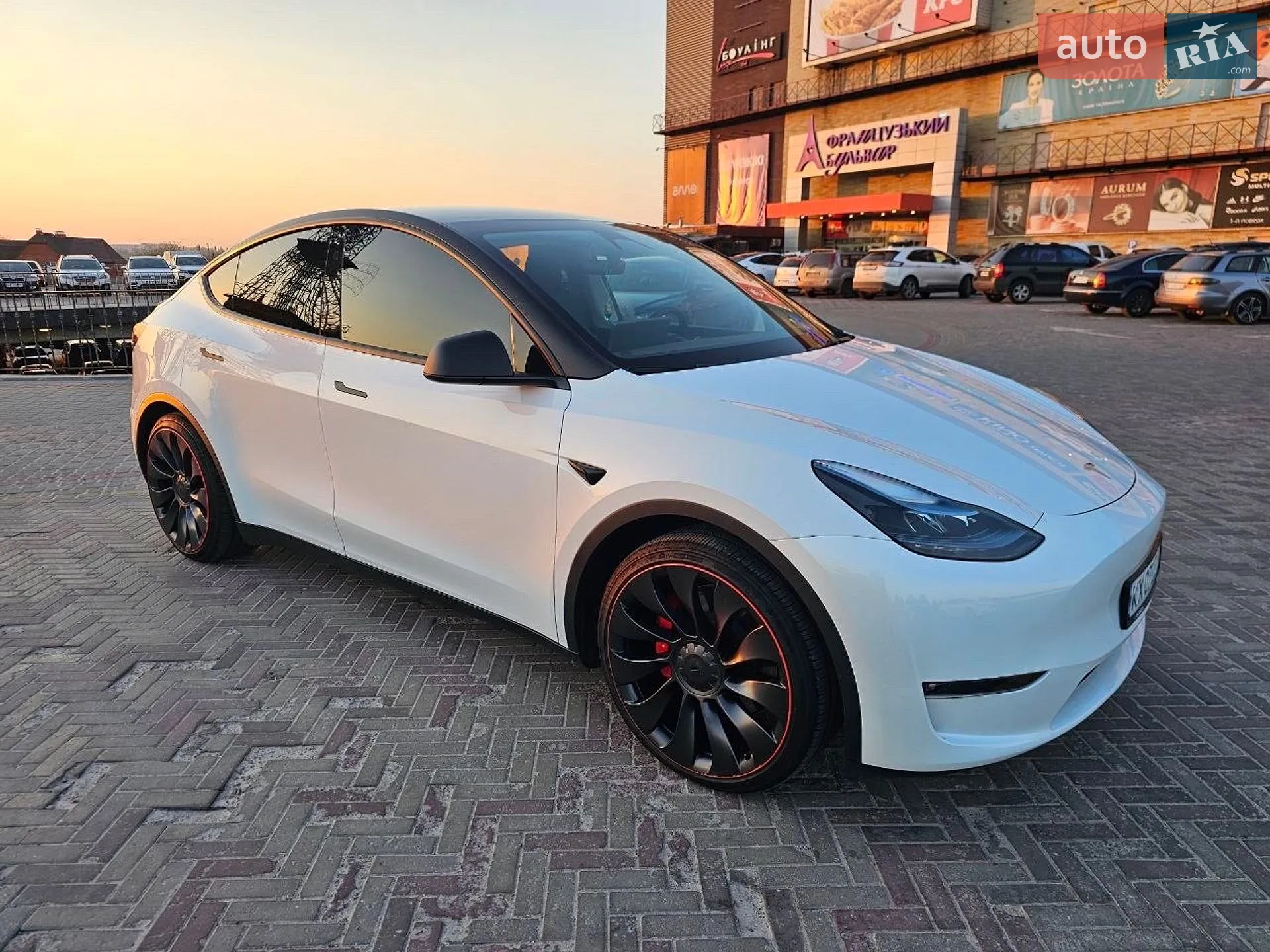 2024 Tesla Model Y - мініатюра 10