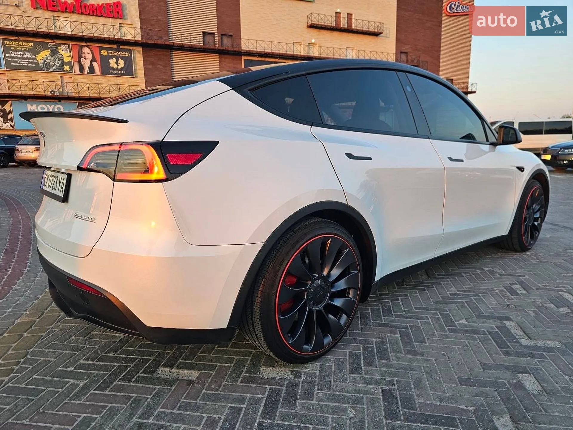 2024 Tesla Model Y - мініатюра 7