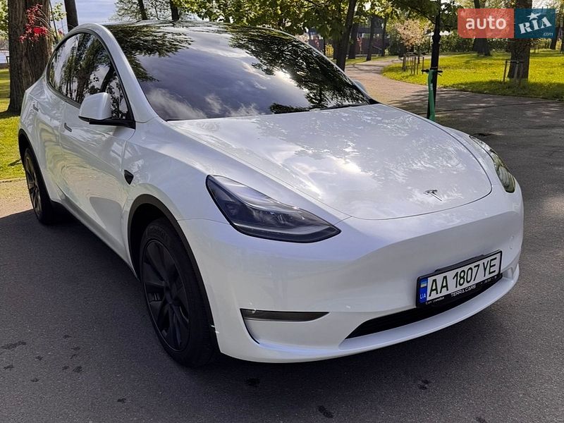 Внедорожник / Кроссовер Tesla Model Y 2025 в Киеве