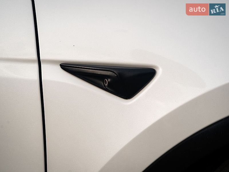 Внедорожник / Кроссовер Tesla Model Y 2020 в Хмельницком