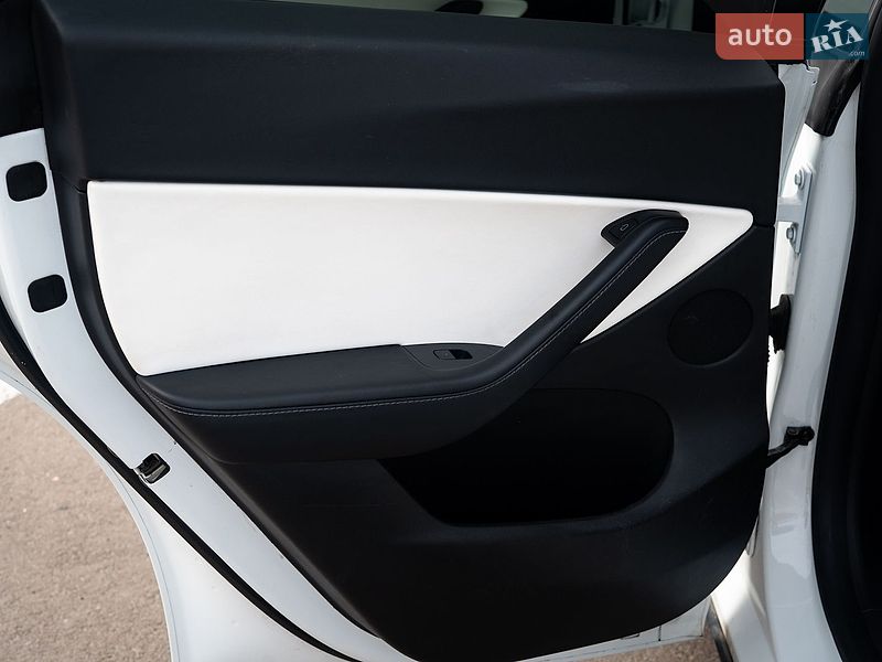 Внедорожник / Кроссовер Tesla Model Y 2020 в Хмельницком