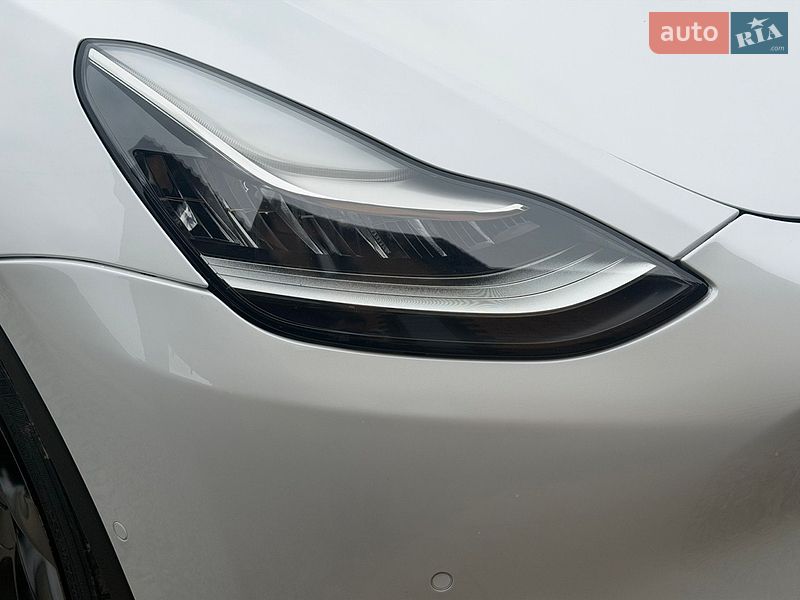 Позашляховик / Кросовер Tesla Model Y 2020 в Житомирі