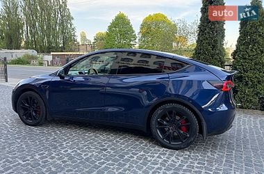 Внедорожник / Кроссовер Tesla Model Y 2022 в Киеве