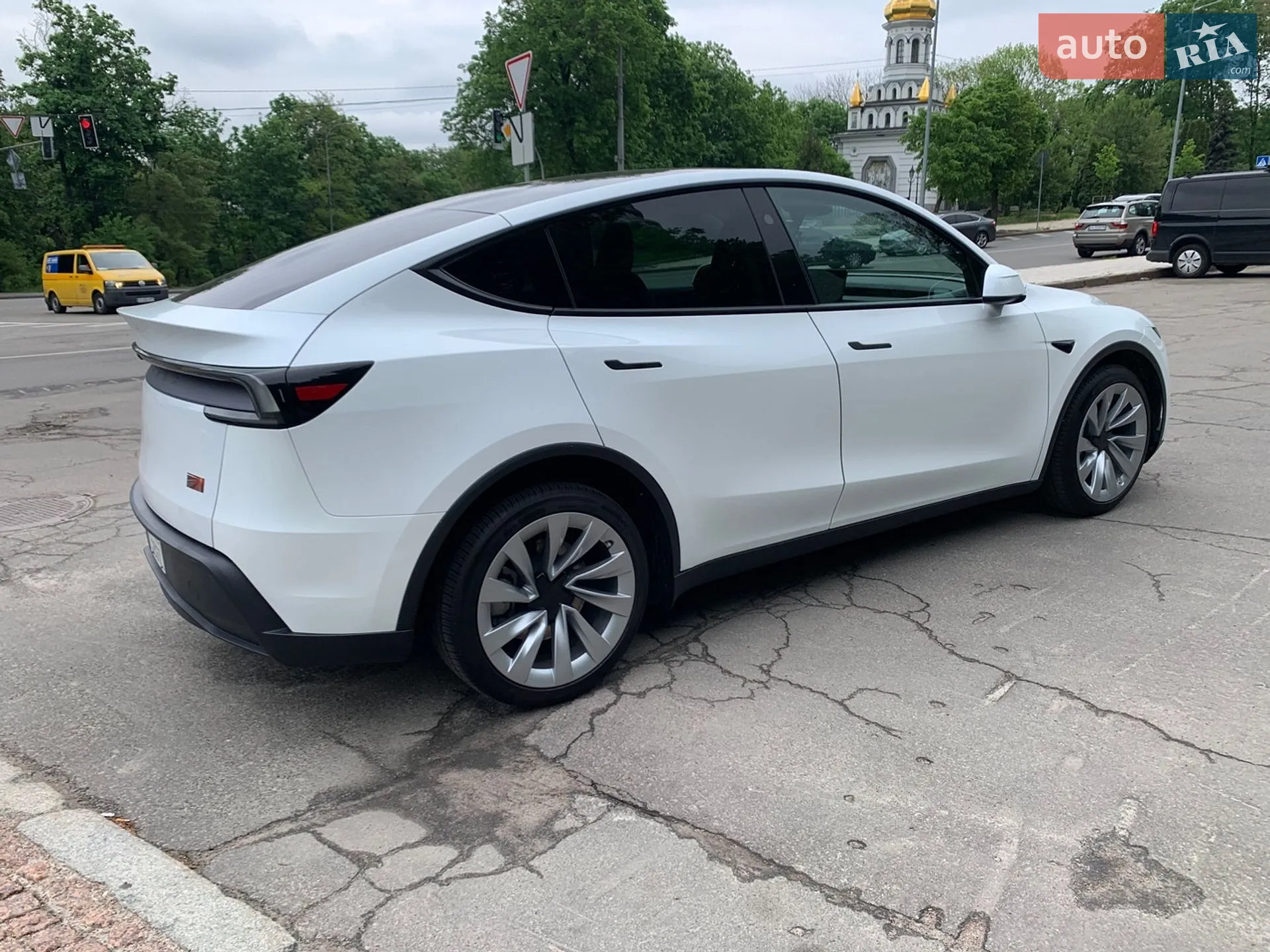 2025 Tesla Model Y - мініатюра 5