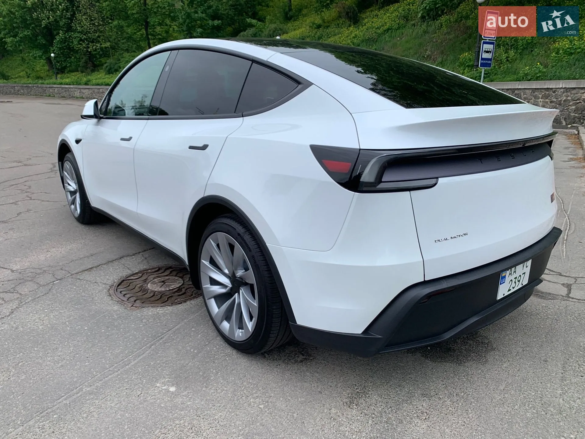 2025 Tesla Model Y - мініатюра 7