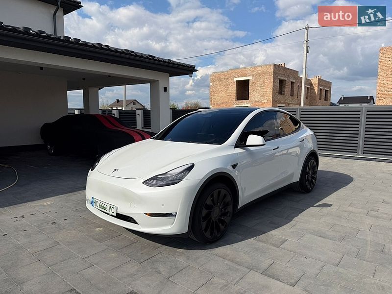 Внедорожник / Кроссовер Tesla Model Y 2021 в Ивано-Франковске