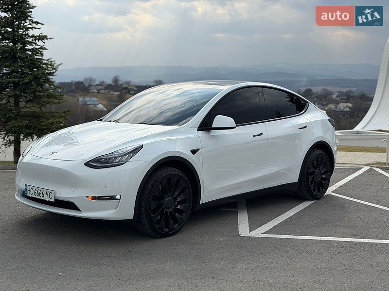 Внедорожник / Кроссовер Tesla Model Y 2021 в Ивано-Франковске