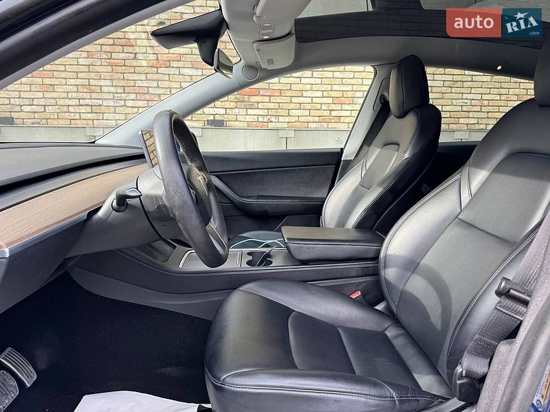 Внедорожник / Кроссовер Tesla Model Y 2021 в Луцке