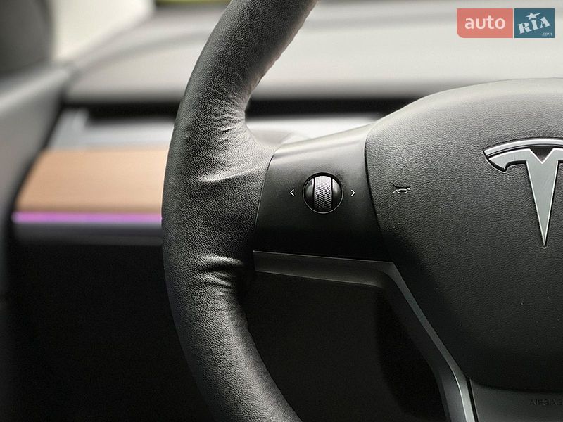 Внедорожник / Кроссовер Tesla Model Y 2021 в Львове
