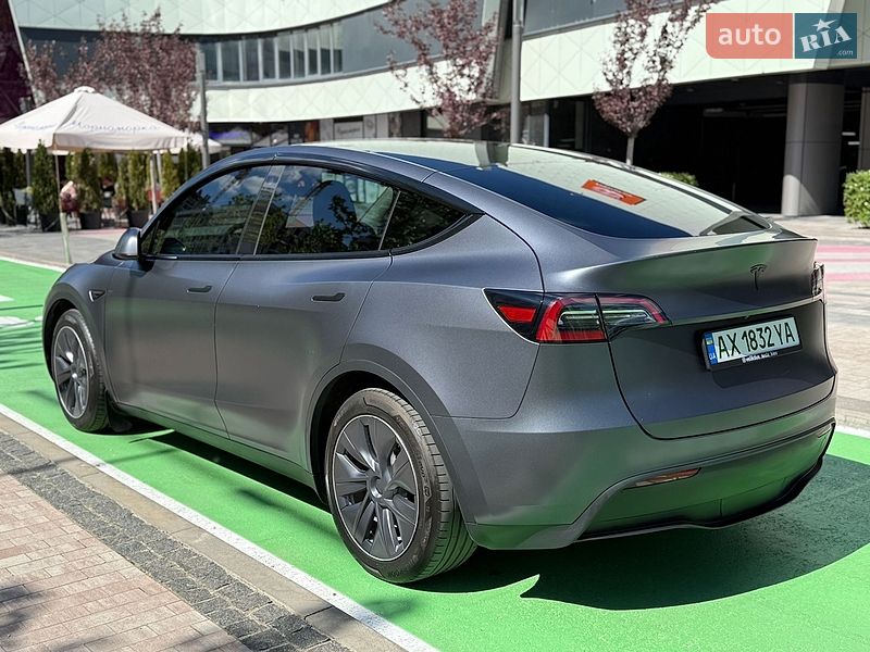 Внедорожник / Кроссовер Tesla Model Y 2023 в Киеве