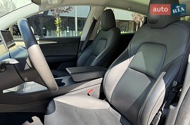Внедорожник / Кроссовер Tesla Model Y 2023 в Киеве