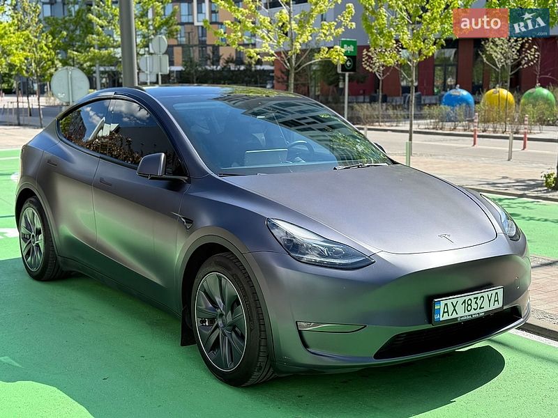 Внедорожник / Кроссовер Tesla Model Y 2023 в Киеве
