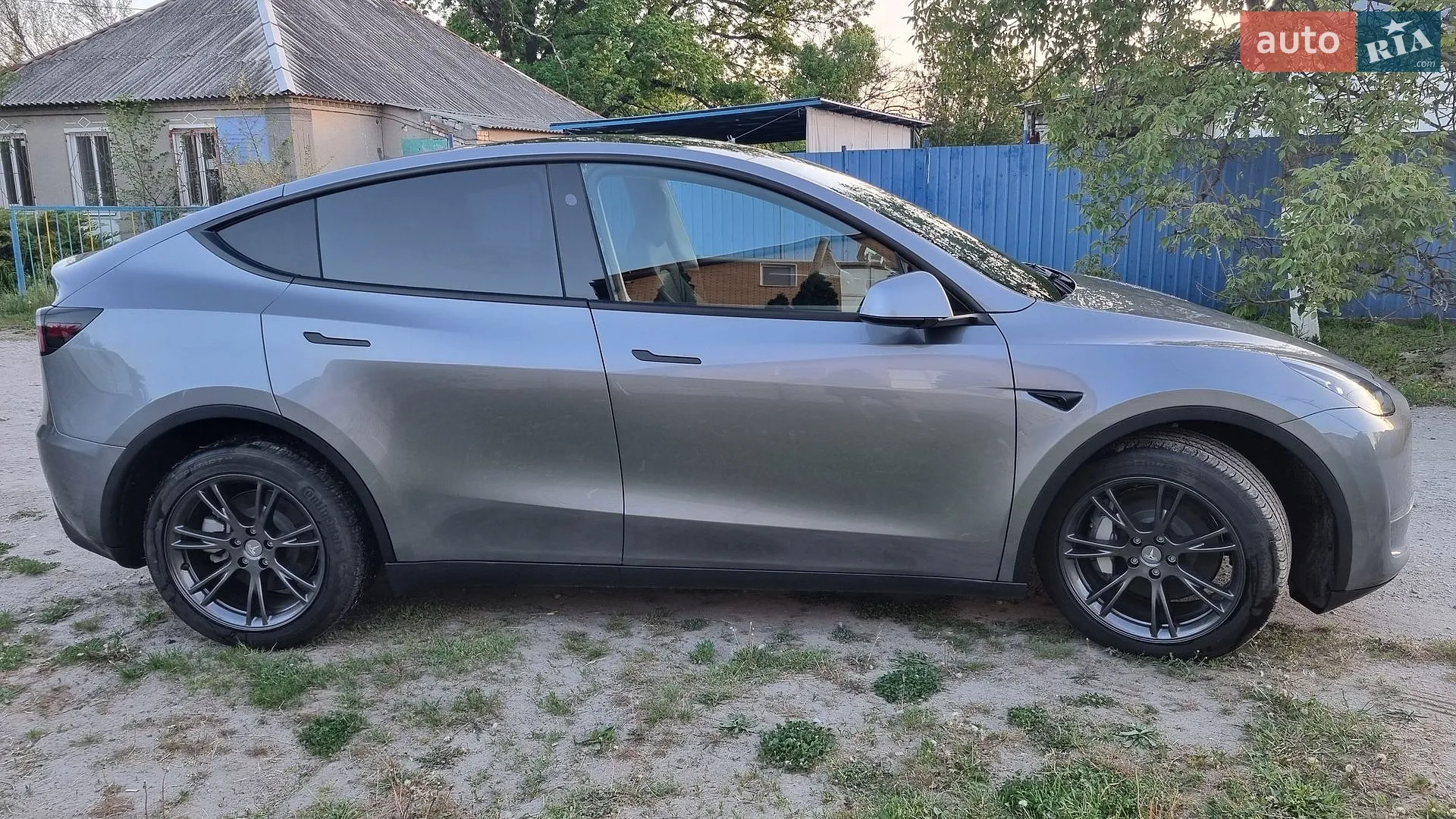 2025 Tesla Model Y - мініатюра 4