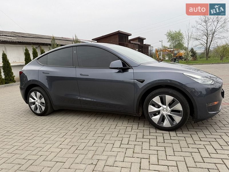 Позашляховик / Кросовер Tesla Model Y 2023 в Львові
