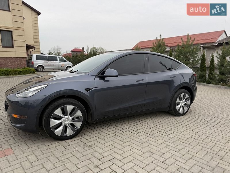 Позашляховик / Кросовер Tesla Model Y 2023 в Львові