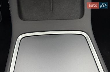 Позашляховик / Кросовер Tesla Model Y 2024 в Стрию