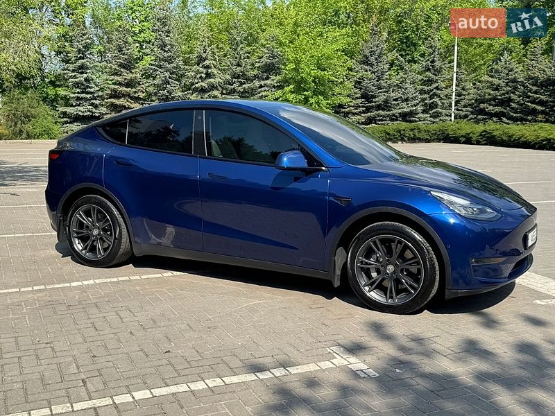 Tesla Model Y 2021