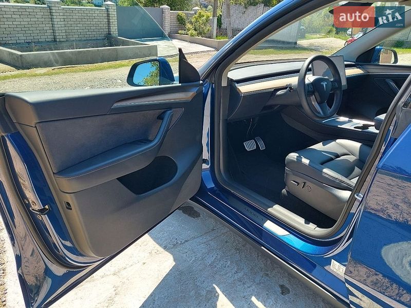Позашляховик / Кросовер Tesla Model Y 2024 в Дніпрі
