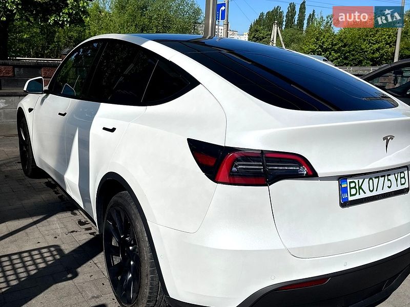 Позашляховик / Кросовер Tesla Model Y 2022 в Рівному фото 14 Позашляховик / Кросовер Tesla Model Y 2022 в Рівному