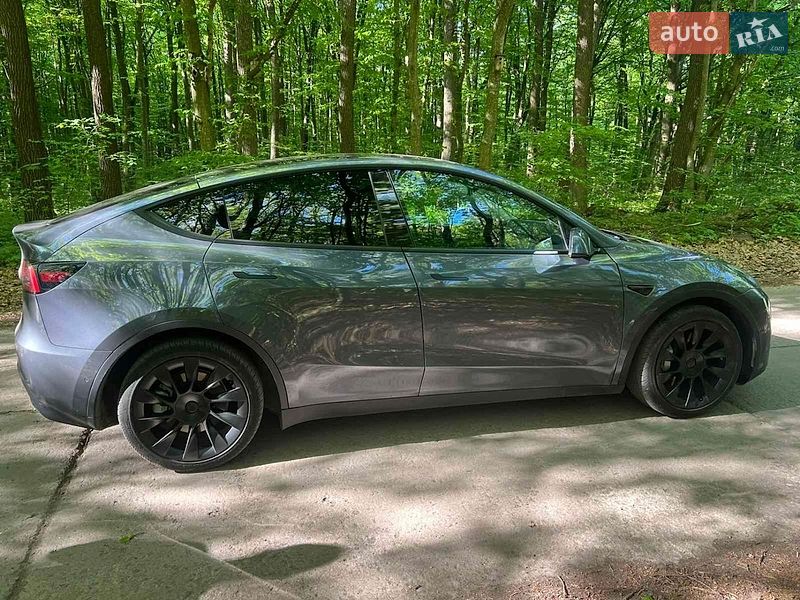 Внедорожник / Кроссовер Tesla Model Y 2021 в Ровно