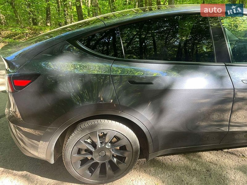 Внедорожник / Кроссовер Tesla Model Y 2021 в Ровно
