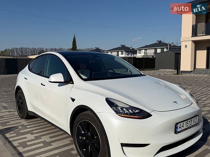 Позашляховик / Кросовер Tesla Model Y 2023 в Києві