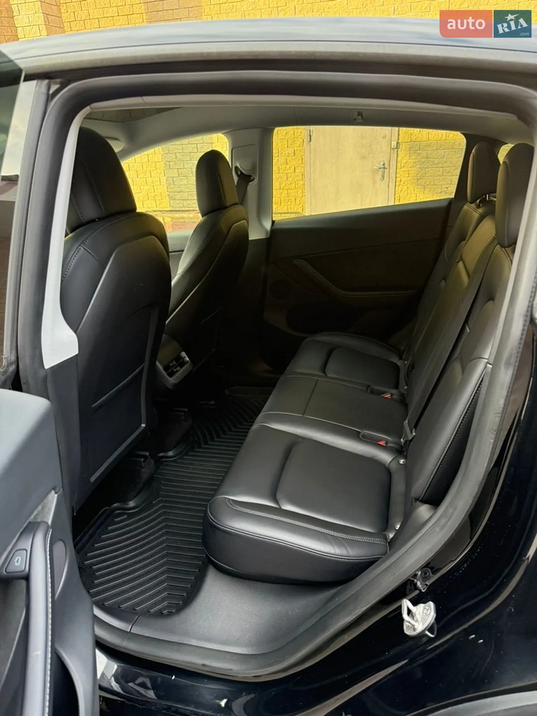 2021 Tesla Model Y - мініатюра 8