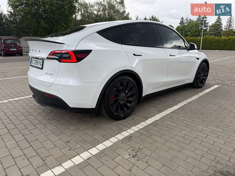 Позашляховик / Кросовер Tesla Model Y 2023 в Луцьку