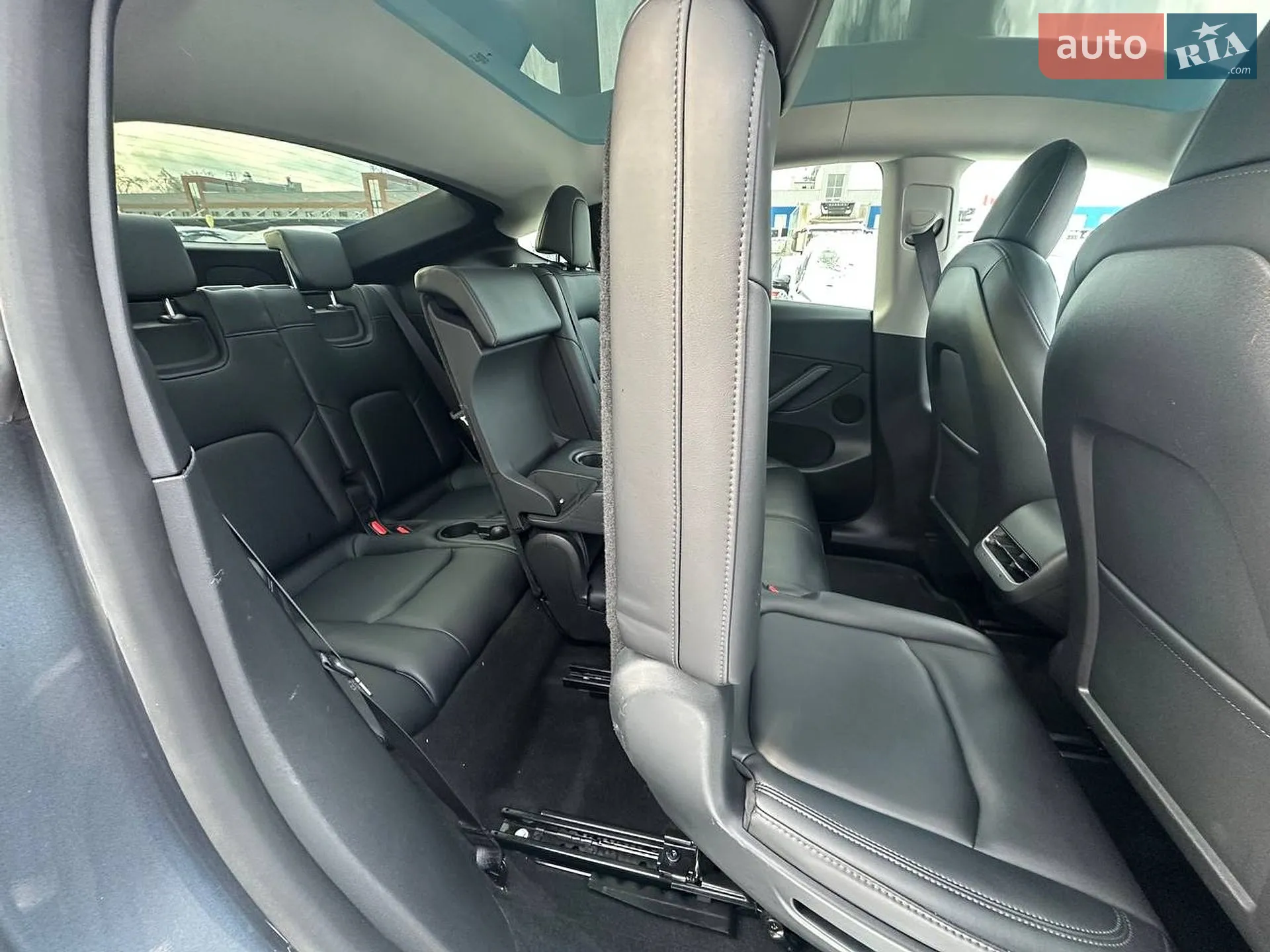 2022 Tesla Model Y - мініатюра 17