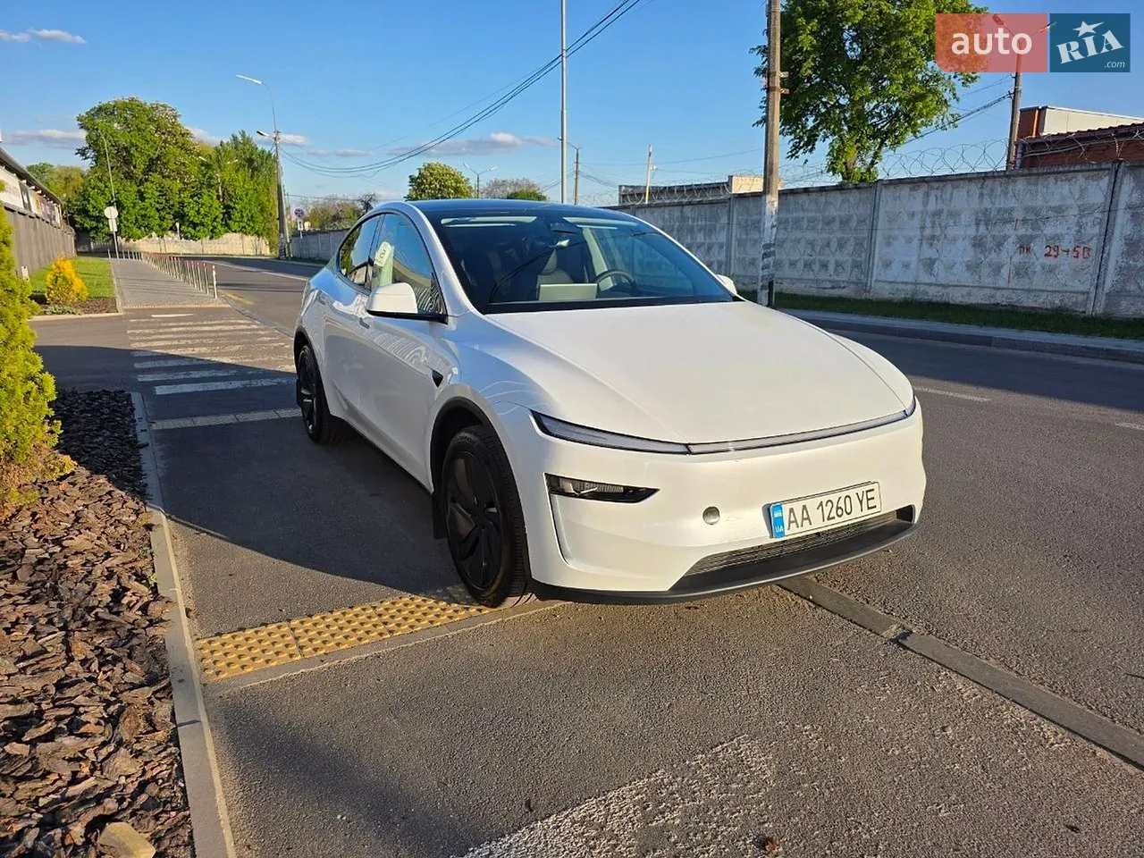 2025 Tesla Model Y - мініатюра 47
