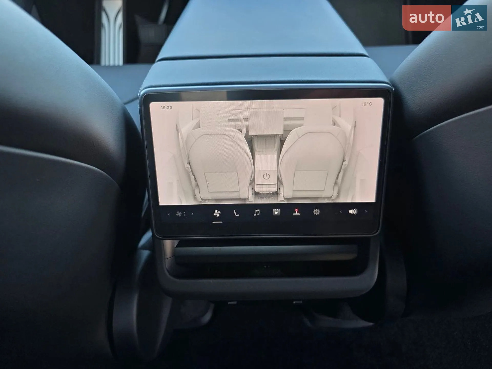 2025 Tesla Model Y - мініатюра 20