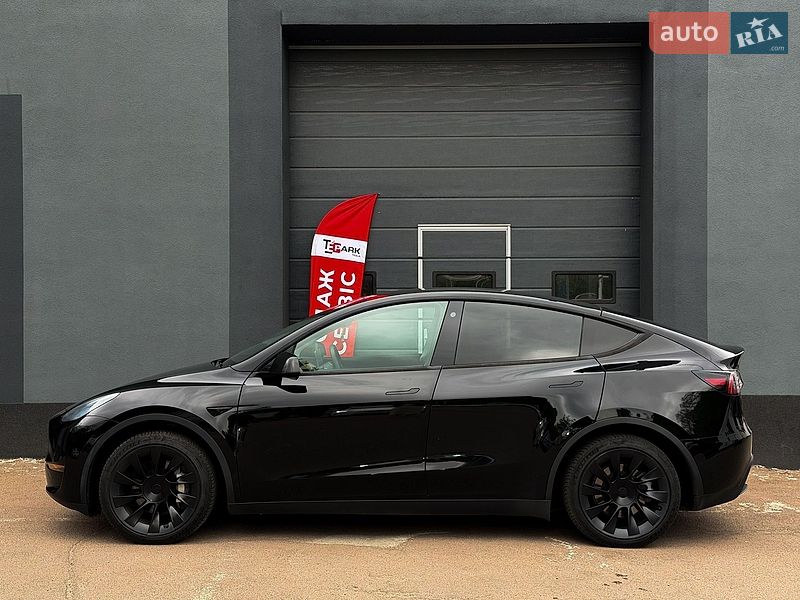 Внедорожник / Кроссовер Tesla Model Y 2021 в Киеве