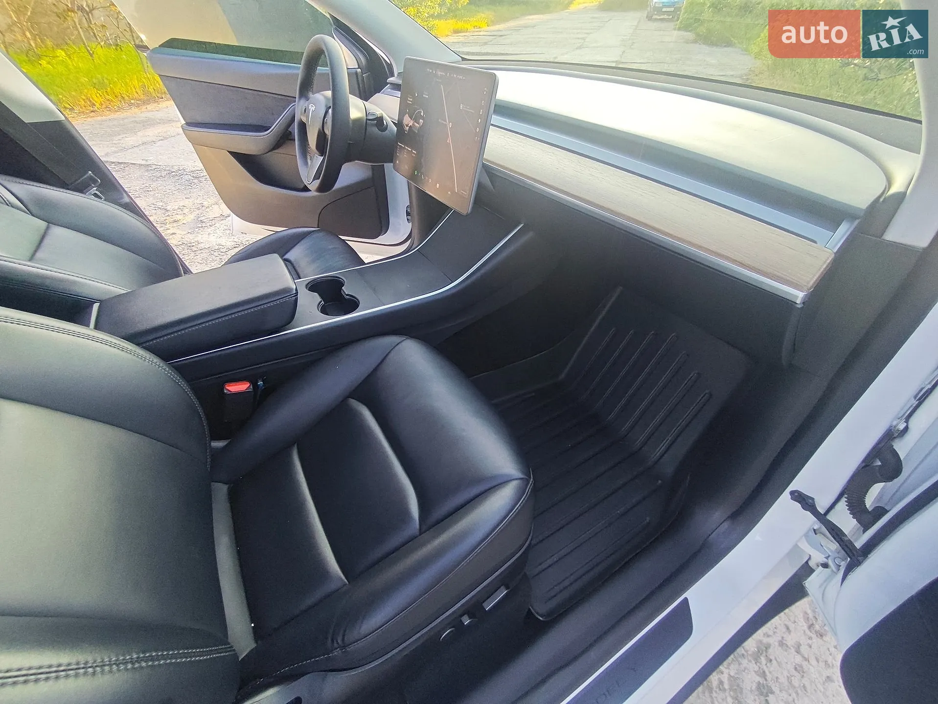 2020 Tesla Model Y - мініатюра 9